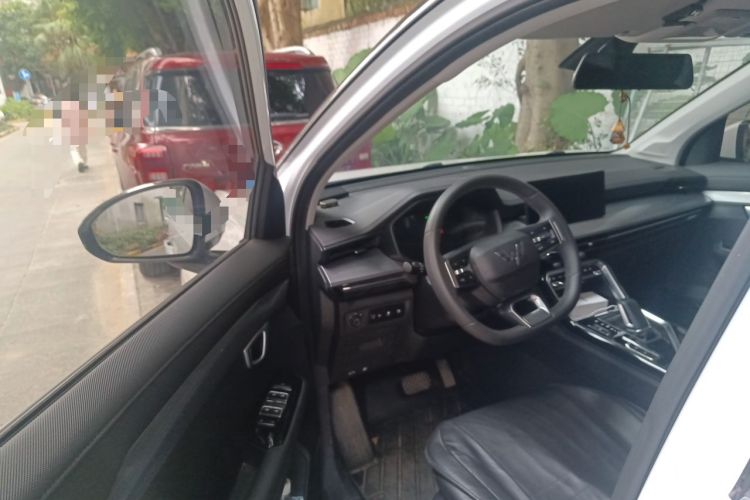 Used Wuling Asta 2022 2.0L DHT Electric-Speed Version Driver Seat