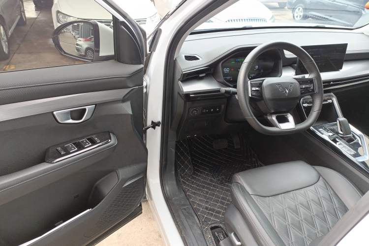 Used Wuling Asta 2022 2.0L DHT Electric-Speed Version Driver Seat