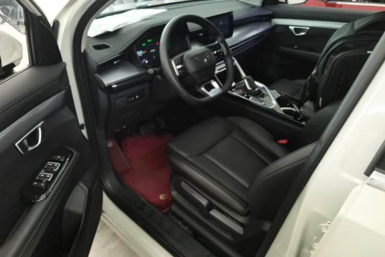 Used Wuling Asta 2022 2.0L DHT Electric Power Version Driver Seat