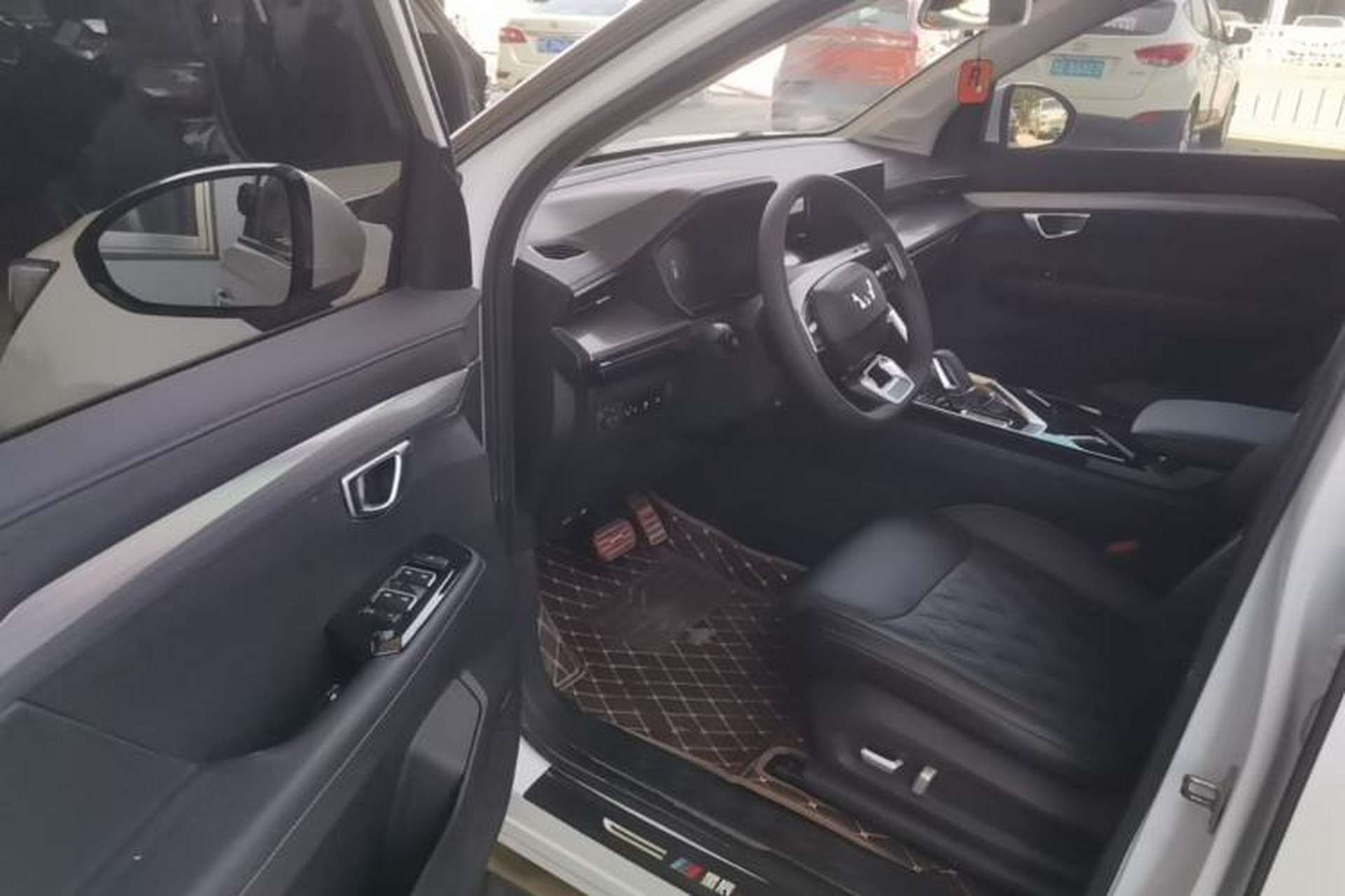 Used Wuling Asta 2022 2.0L DHT Electric-Speed Version Driver Seat
