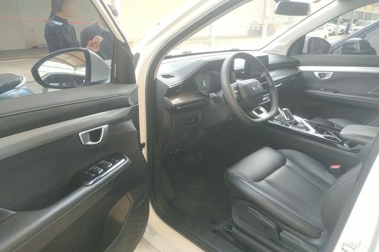 Used Wuling Asta 2022 2.0L DHT Electric Power Version Driver Seat