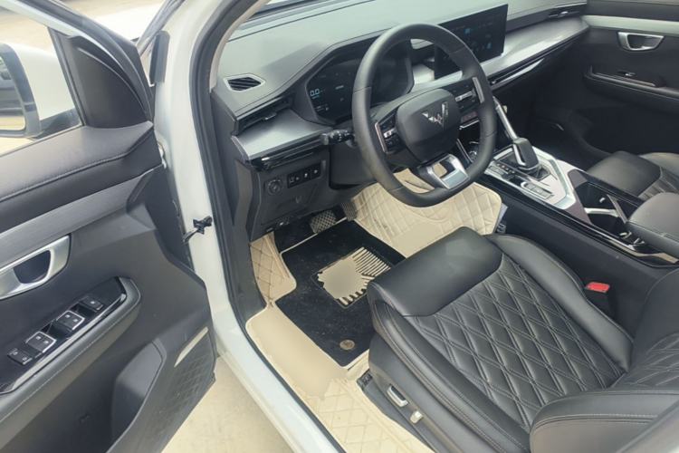 Used Wuling Asta 2022 2.0L DHT Electric-Speed Version Driver Seat