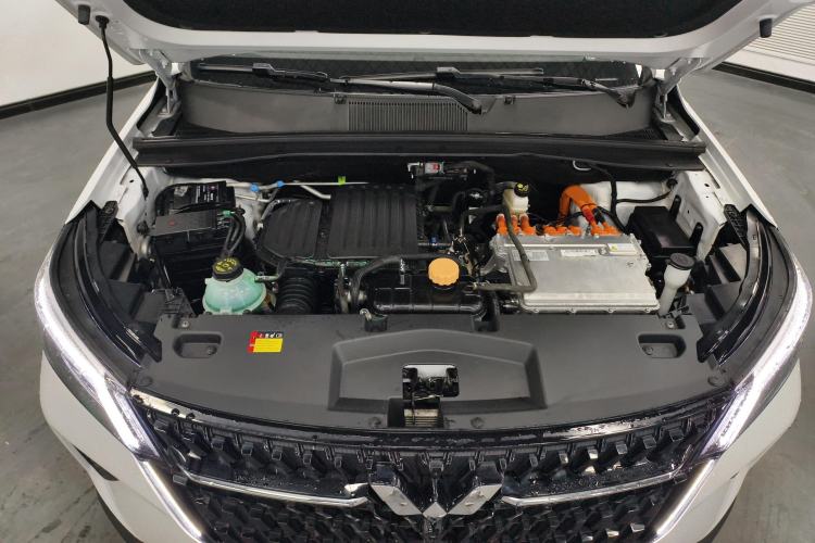 Used Wuling Asta 2022 2.0L DHT Electric-Speed Version Engine Bay