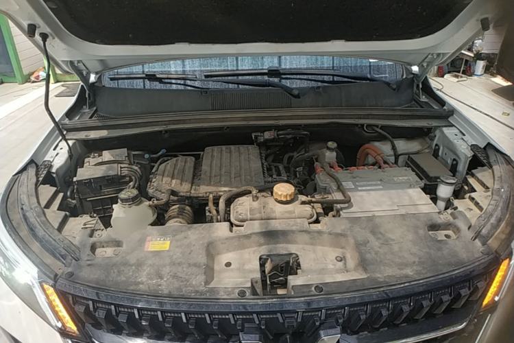 Used Wuling Asta 2022 2.0L DHT Electric-Speed Version Engine Bay
