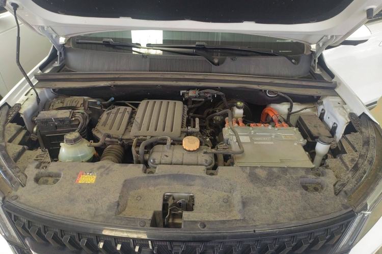 Used Wuling Asta 2022 2.0L DHT Electric-Speed Version Engine Bay