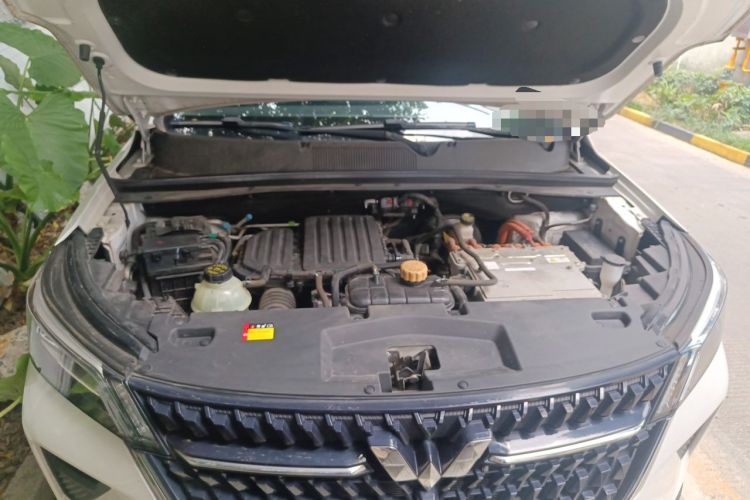 Used Wuling Asta 2022 2.0L DHT Electric-Speed Version Engine Bay