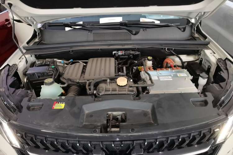Used Wuling Asta 2022 2.0L DHT Electric Power Version Engine Bay