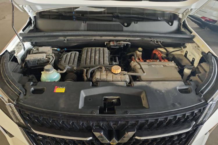Used Wuling Asta 2022 2.0L DHT Electric-Speed Version Engine Bay
