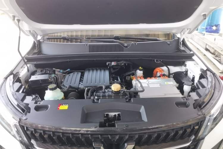 Used Wuling Asta 2022 2.0L DHT Electric-Speed Version Engine Bay
