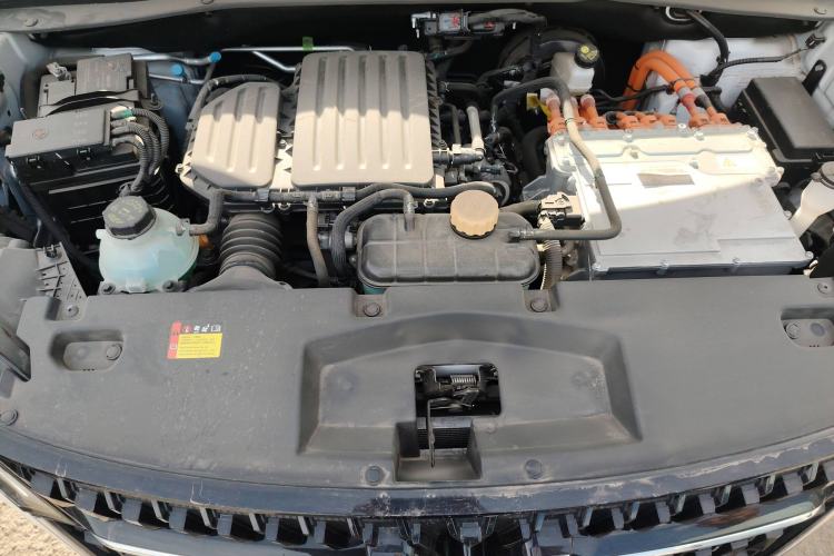 Used Wuling Asta 2022 2.0L DHT Electric Power Version Engine Bay