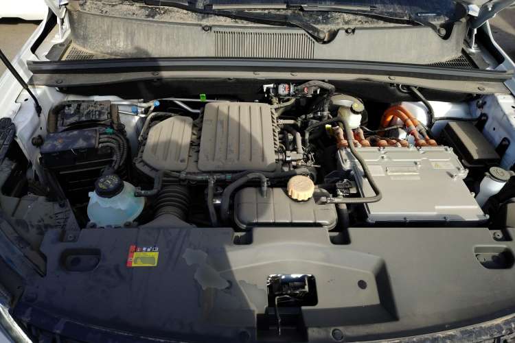 Used Wuling Asta 2022 2.0L DHT Electric Power Version Engine Bay