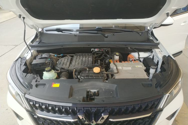 Used Wuling Asta 2022 2.0L DHT Electric Power Version Engine Bay
