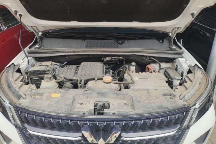Used Wuling Asta 2022 2.0L DHT Electric-Speed Version Engine Bay