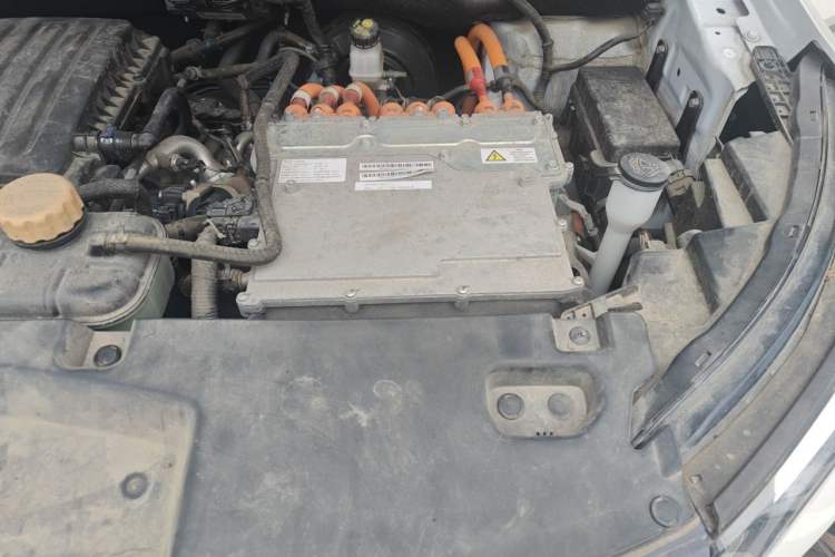 Used Wuling Asta 2022 2.0L DHT Electric-Speed Version Engine Bay Left