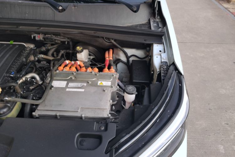 Used Wuling Asta 2022 2.0L DHT Electric-Speed Version Engine Bay Left