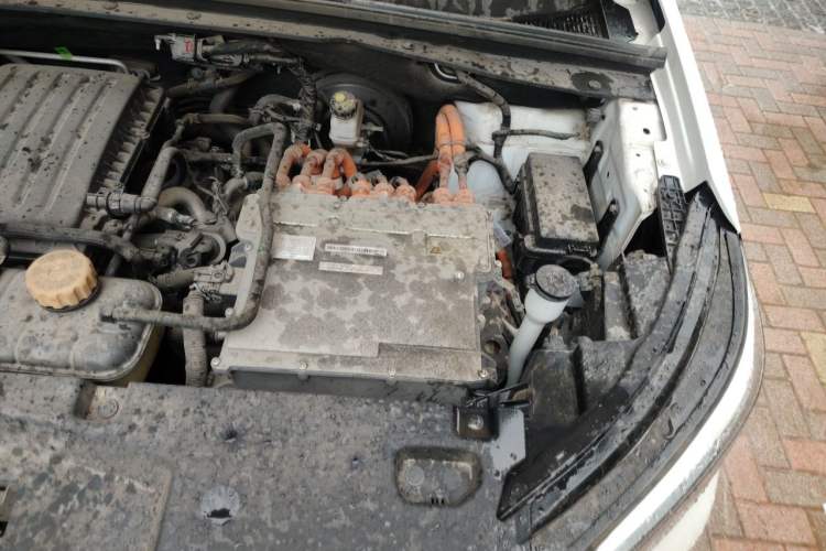 Used Wuling Asta 2022 2.0L DHT Electric-Speed Version Engine Bay Left