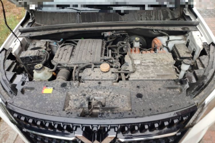 Used Wuling Asta 2022 2.0L DHT Electric-Speed Version Engine Bay