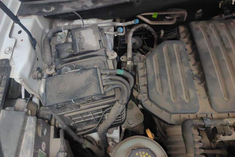 Used Wuling Asta 2022 2.0L DHT Electric-Speed Version Engine Bay Right