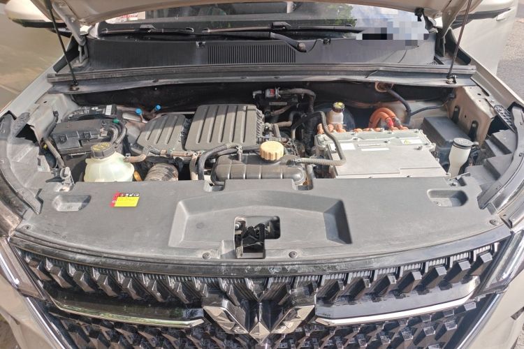 Used Wuling Asta 2022 2.0L DHT Electric-Speed Version Engine Bay