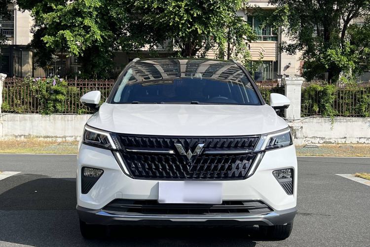 Used Wuling Asta 2022 2.0L DHT Electric-Speed Version Exterior 1