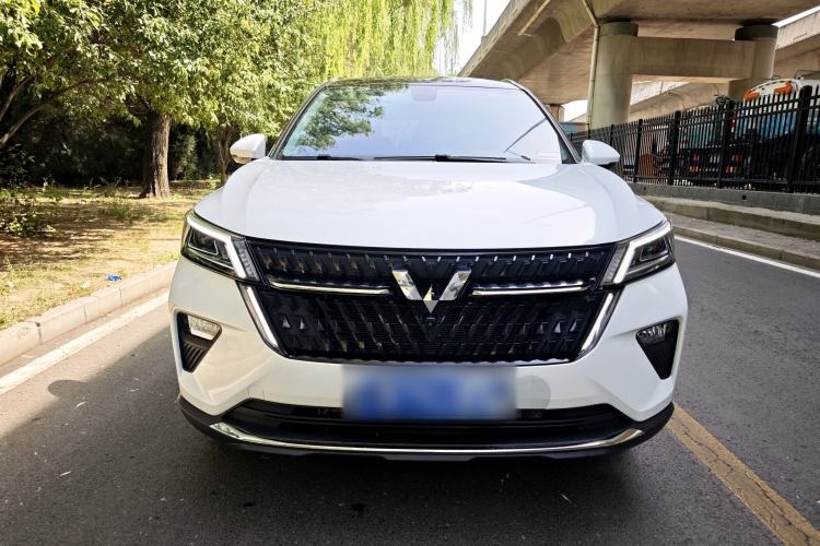 Used Wuling Asta 2022 2.0L DHT Electric-Speed Version Exterior 2