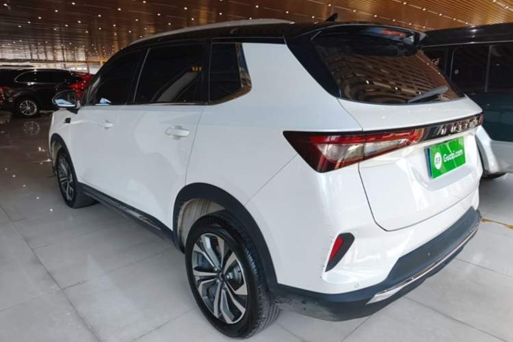 Used Wuling Asta 2022 2.0L DHT Electric-Speed Version Exterior 2