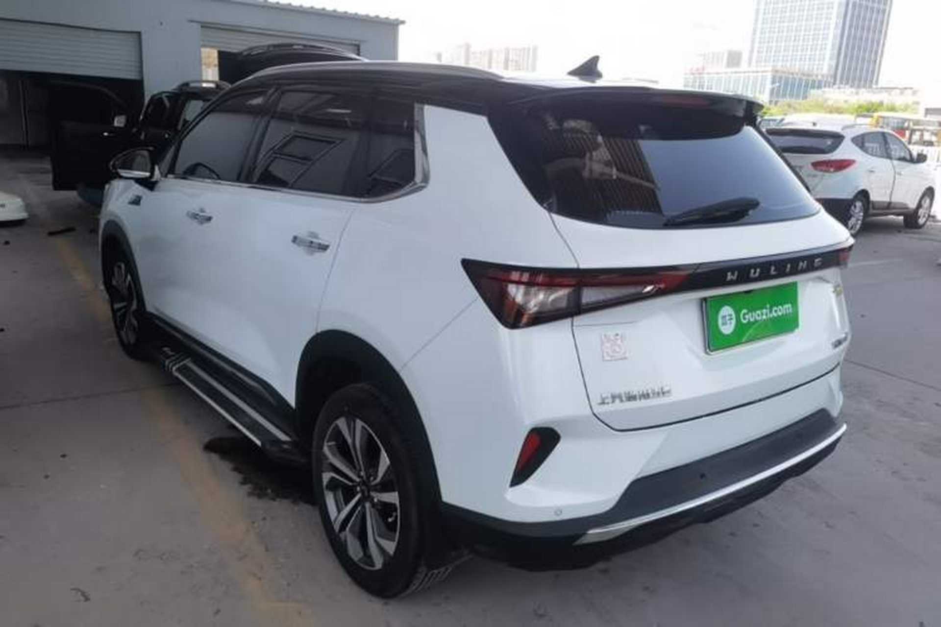 Used Wuling Asta 2022 2.0L DHT Electric-Speed Version Exterior 2
