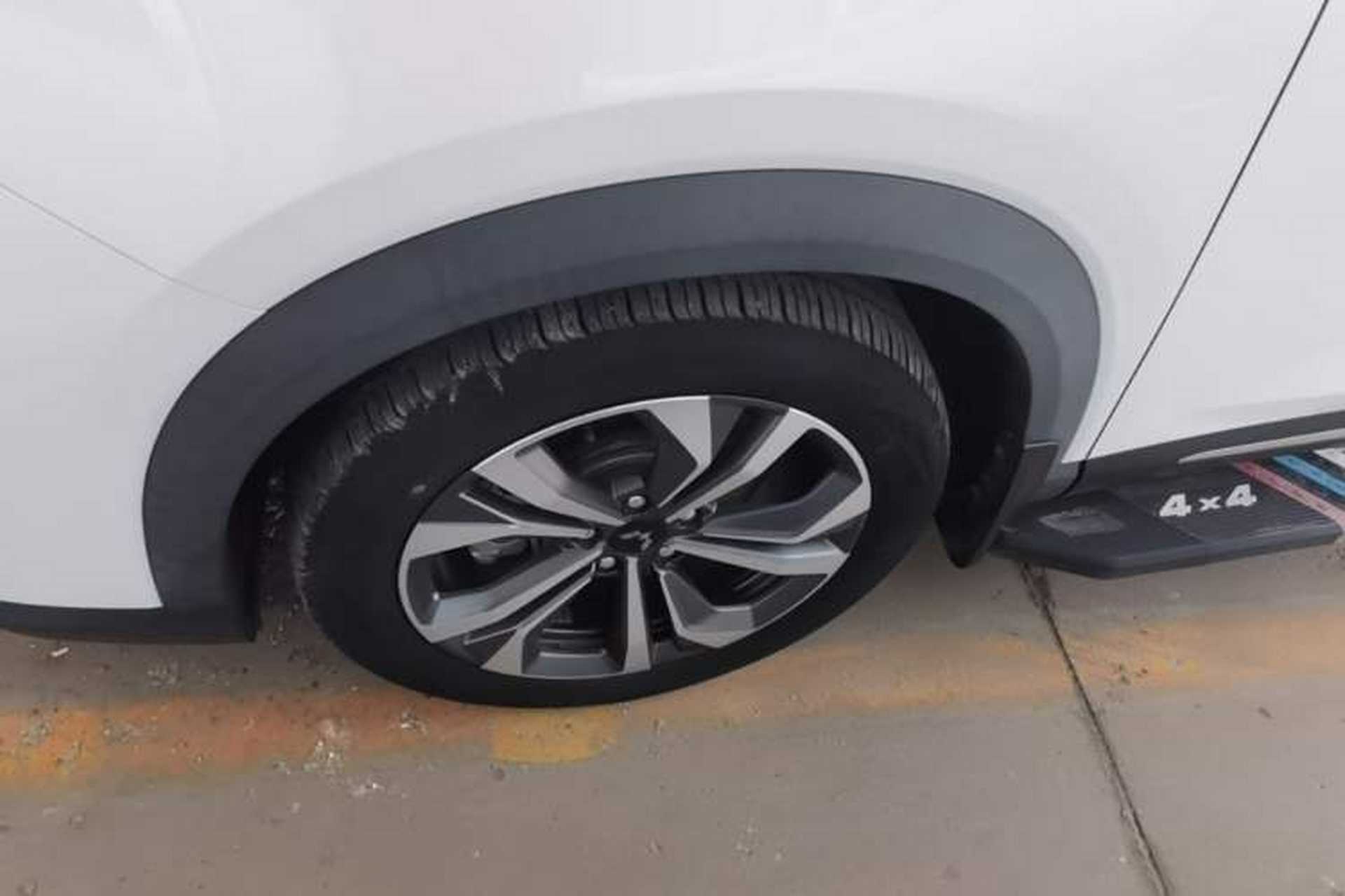 Used Wuling Asta 2022 2.0L DHT Electric-Speed Version Exterior 4