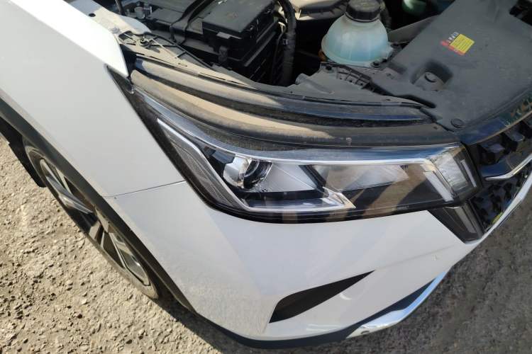 Used Wuling Asta 2022 2.0L DHT Electric Power Version Exterior 4