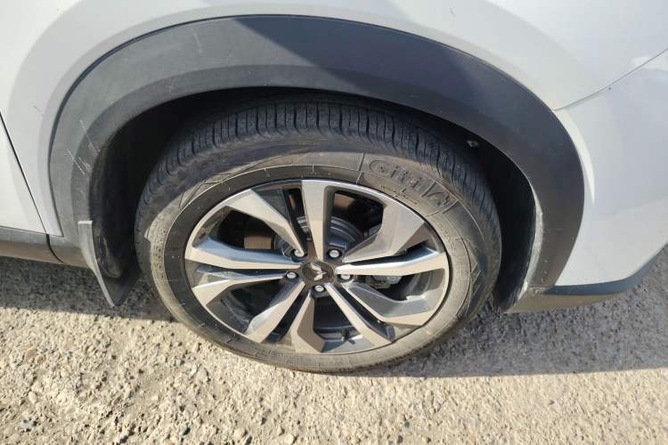 Used Wuling Asta 2022 2.0L DHT Electric Power Version Exterior 5