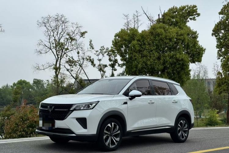 Used Wuling Asta 2022 2.0L DHT Electric Power Version Exterior 5