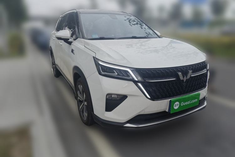 Used Wuling Asta 2022 2.0L DHT Electric-Speed Version Front Right 45 Deg