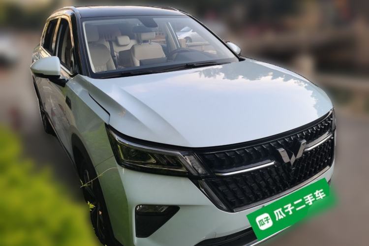 Used Wuling Asta 2022 2.0L DHT Electric-Speed Version Front Right 45 Deg
