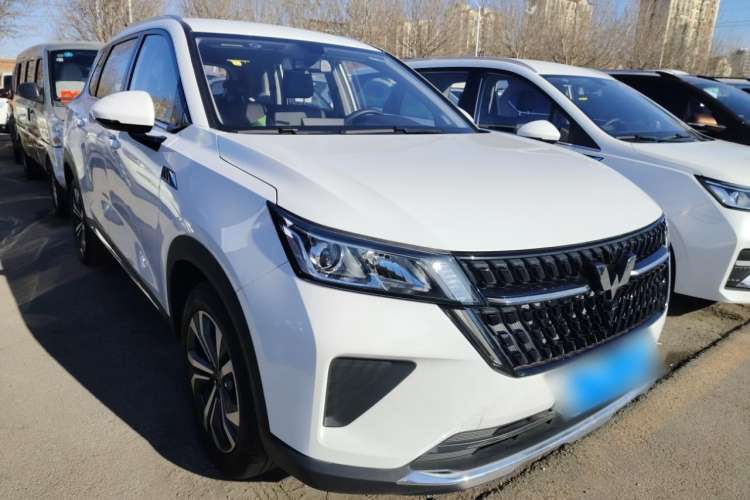 Used Wuling Asta 2022 2.0L DHT Electric Power Version Front Right 45 Deg