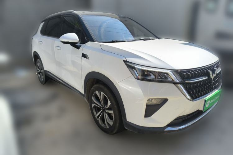 Used Wuling Asta 2022 2.0L DHT Electric-Speed Version Front Right 45 Deg