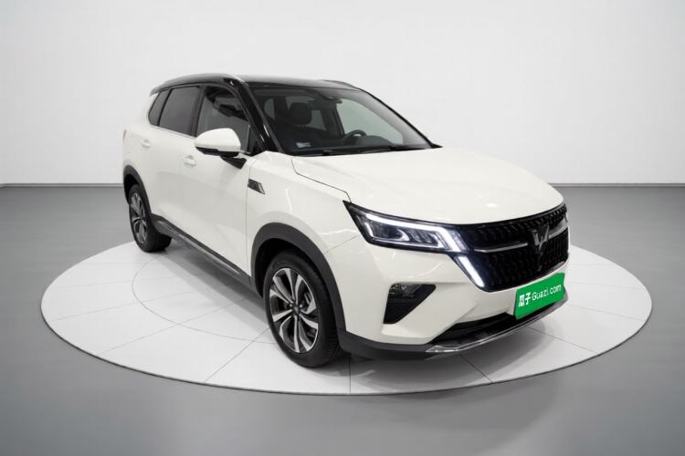 Used Wuling Asta 2022 2.0L DHT Electric-Speed Version Front Right 45 Deg