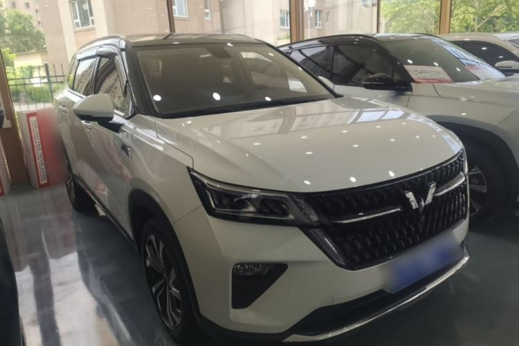 Used Wuling Asta 2022 2.0L DHT Electric-Speed Version Front Right 45 Deg