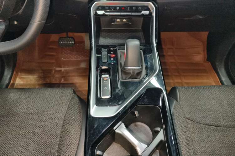 Used Wuling Asta 2022 2.0L DHT Electric-Speed Version Gear Lever