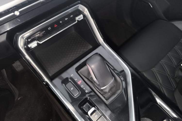 Used Wuling Asta 2022 2.0L DHT Electric-Speed Version Gear Lever