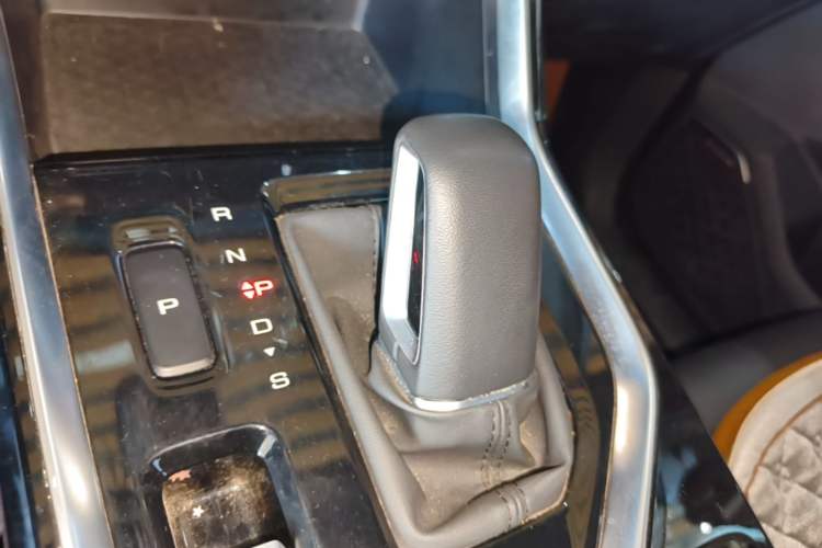 Used Wuling Asta 2022 2.0L DHT Electric-Speed Version Gear Lever
