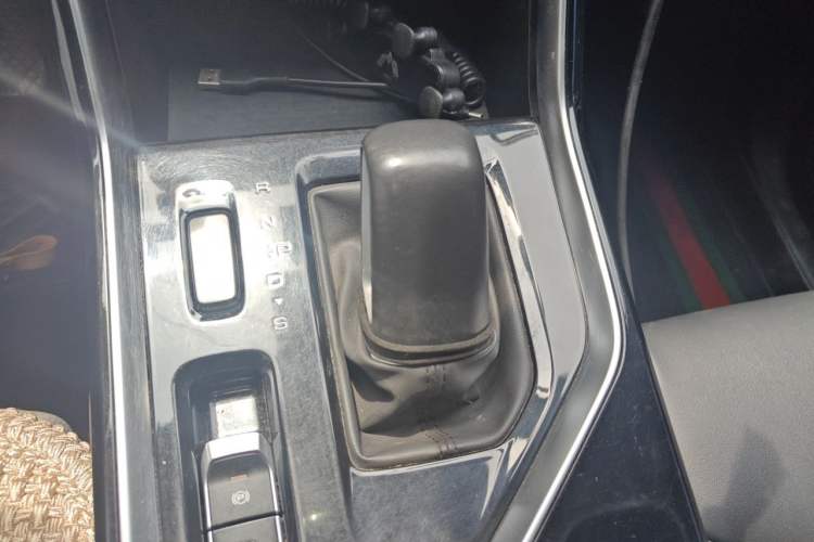 Used Wuling Asta 2022 2.0L DHT Electric-Speed Version Gear Lever