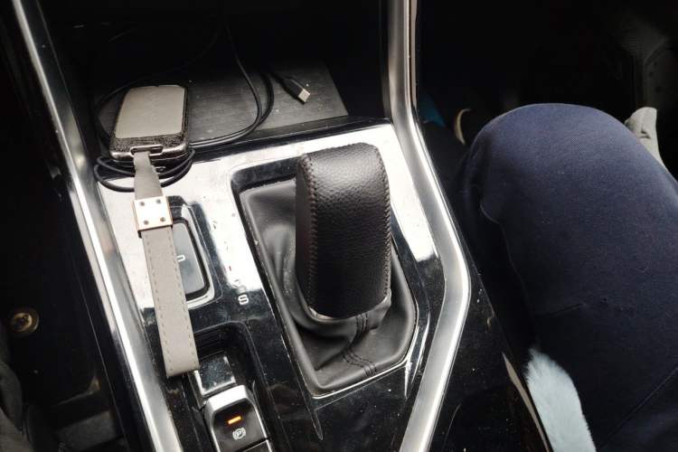 Used Wuling Asta 2022 2.0L DHT Electric-Speed Version Gear Lever