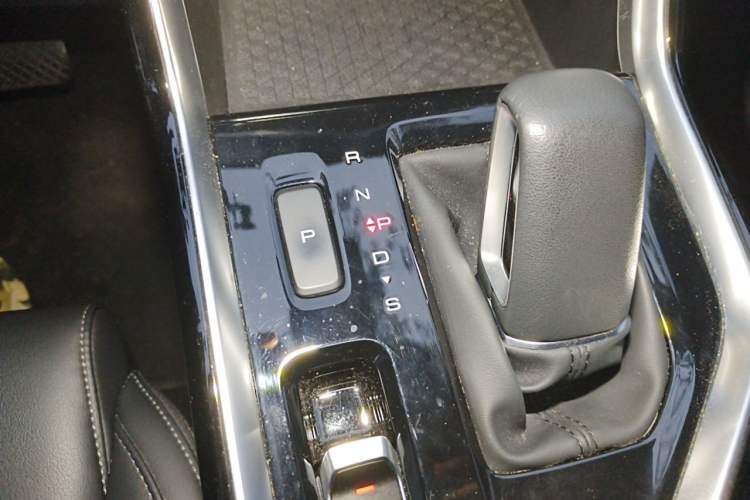 Used Wuling Asta 2022 2.0L DHT Electric-Speed Version Gear Lever