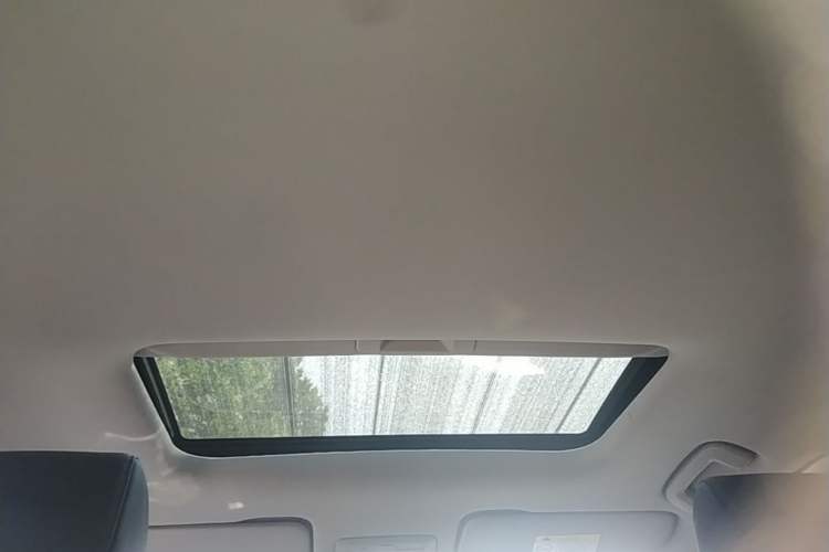 Used Wuling Asta 2022 2.0L DHT Electric-Speed Version Headliner