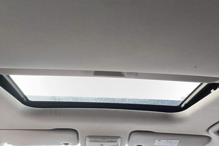 Used Wuling Asta 2022 2.0L DHT Electric-Speed Version Headliner