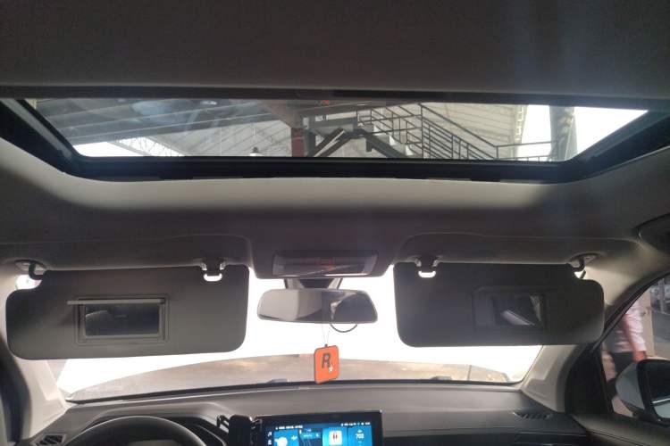 Used Wuling Asta 2022 2.0L DHT Electric-Speed Version Headliner