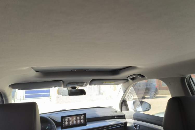 Used Wuling Asta 2022 2.0L DHT Electric-Speed Version Headliner
