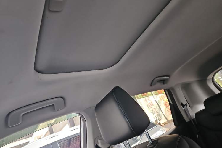 Used Wuling Asta 2022 2.0L DHT Electric-Speed Version Headliner