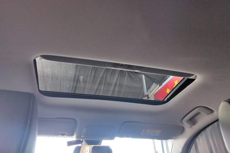 Used Wuling Asta 2022 2.0L DHT Electric-Speed Version Headliner