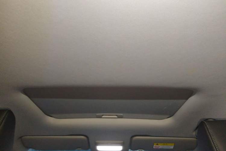 Used Wuling Asta 2022 2.0L DHT Electric-Speed Version Headliner
